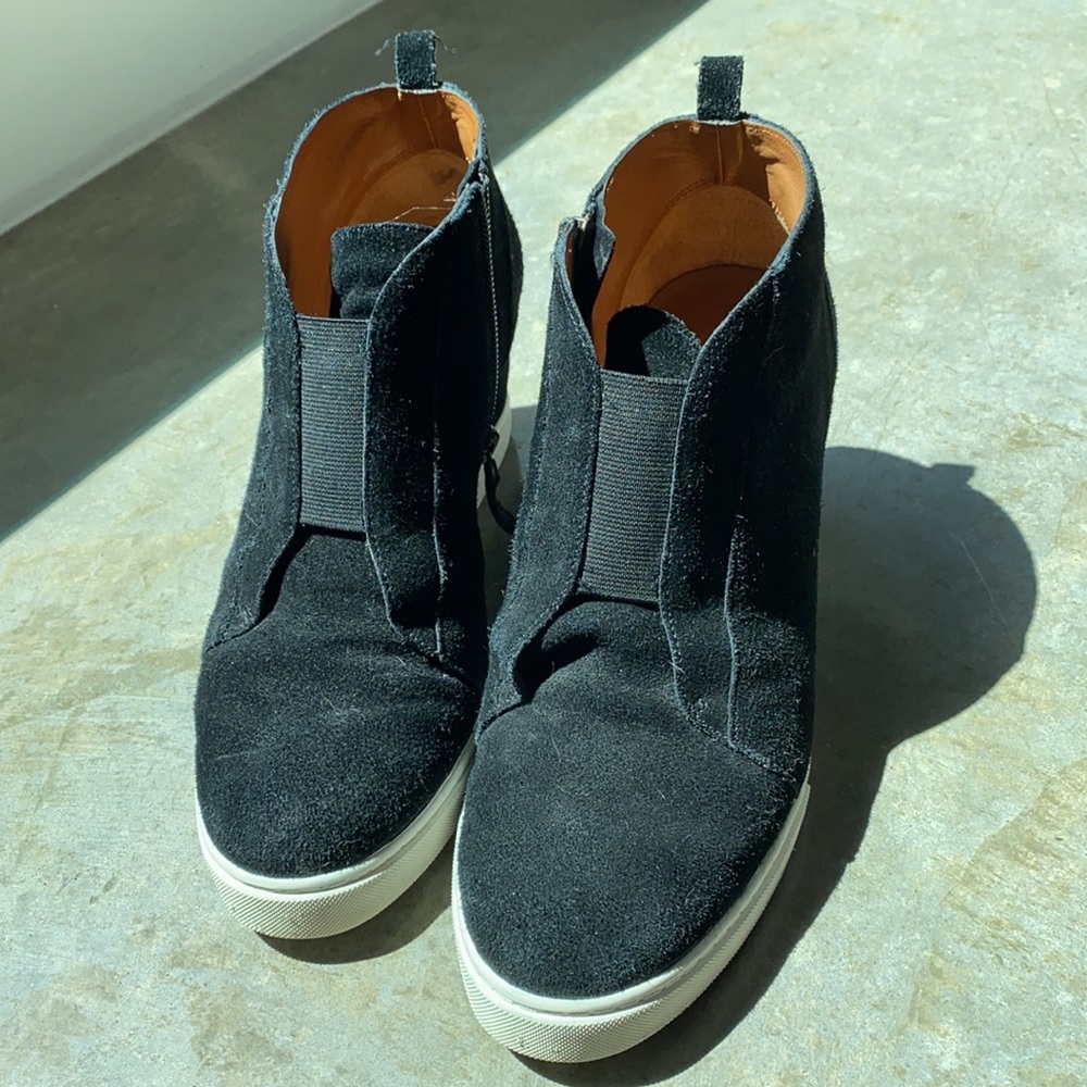 Linea Paolo Black Wedge Sneakers sz 7